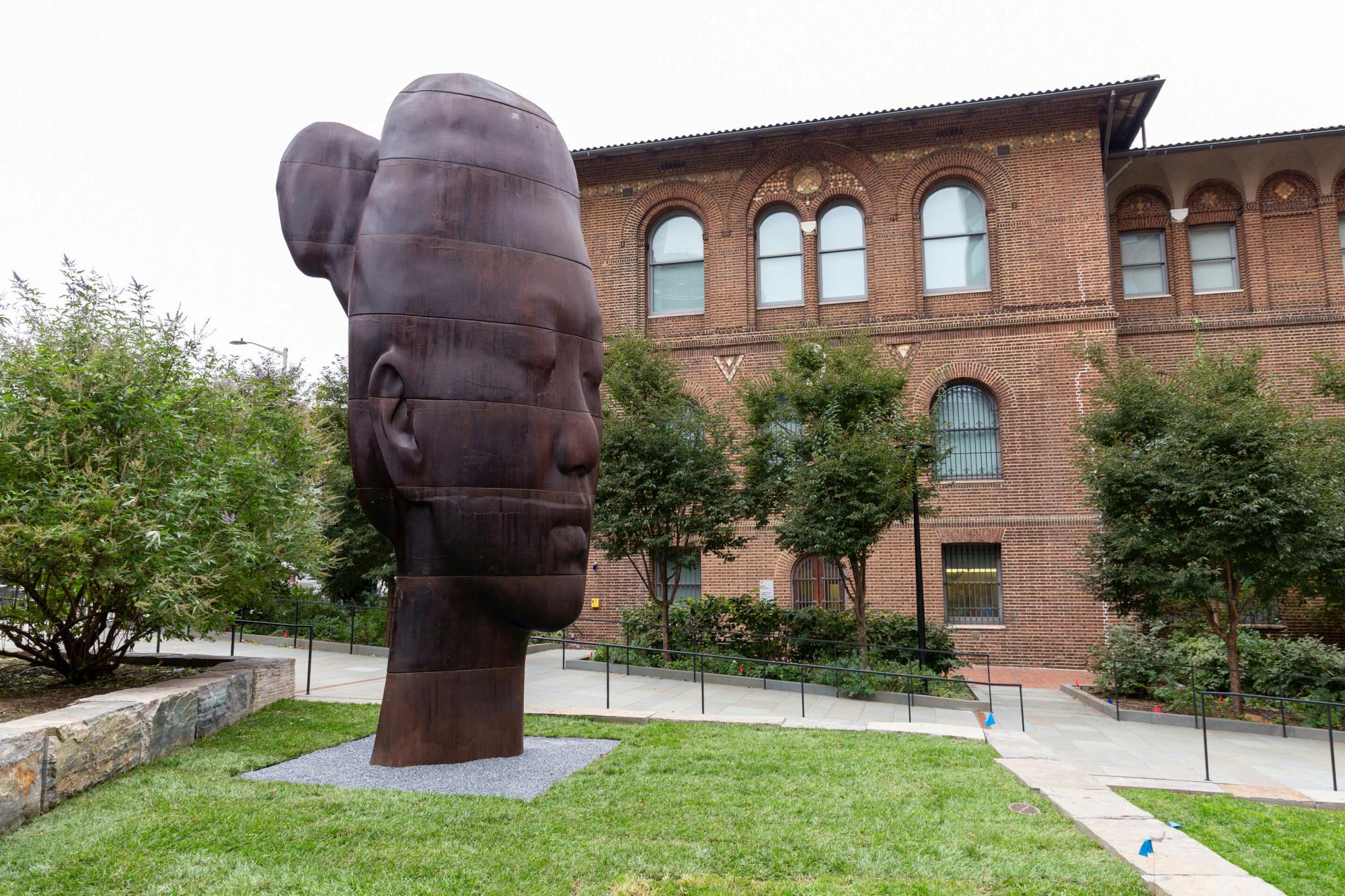 Rui Rui Sculpture (Courtesy of Penn Today)