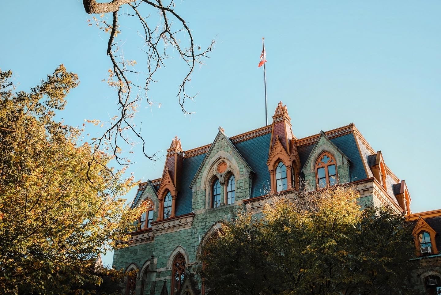 11-06-21 college hall .(Jesse Zhang)JPG.JPG