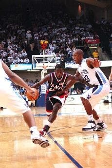 M. Hoops | Wildcats' pressure cooker leaves Quakers burnt