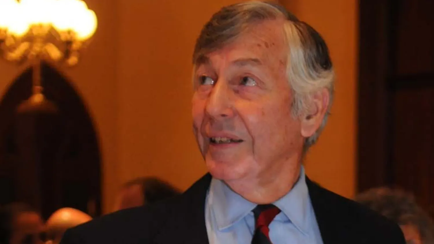 Hackney
The faculty of the History Department celebrated the career of Penn History Professor Sheldon Hackney at his retirement party in College Hall Wednesday evening. In attendance were President Gutmann, Department Chairman Kathy Peiss, and former Chairman of the Board of Trustees _______. Hackney specializes in American history of the South in the post-Civil War era, and is a prominent educator. He served during the Clinton administration as head of the National Endowment for the Humanities, and also as University President from 1981-1993, during which he presided over the notorious Water buffalo incident at Penn.