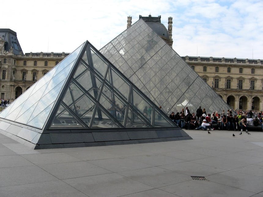 louvre-pyramid-paris-architecture.jpg