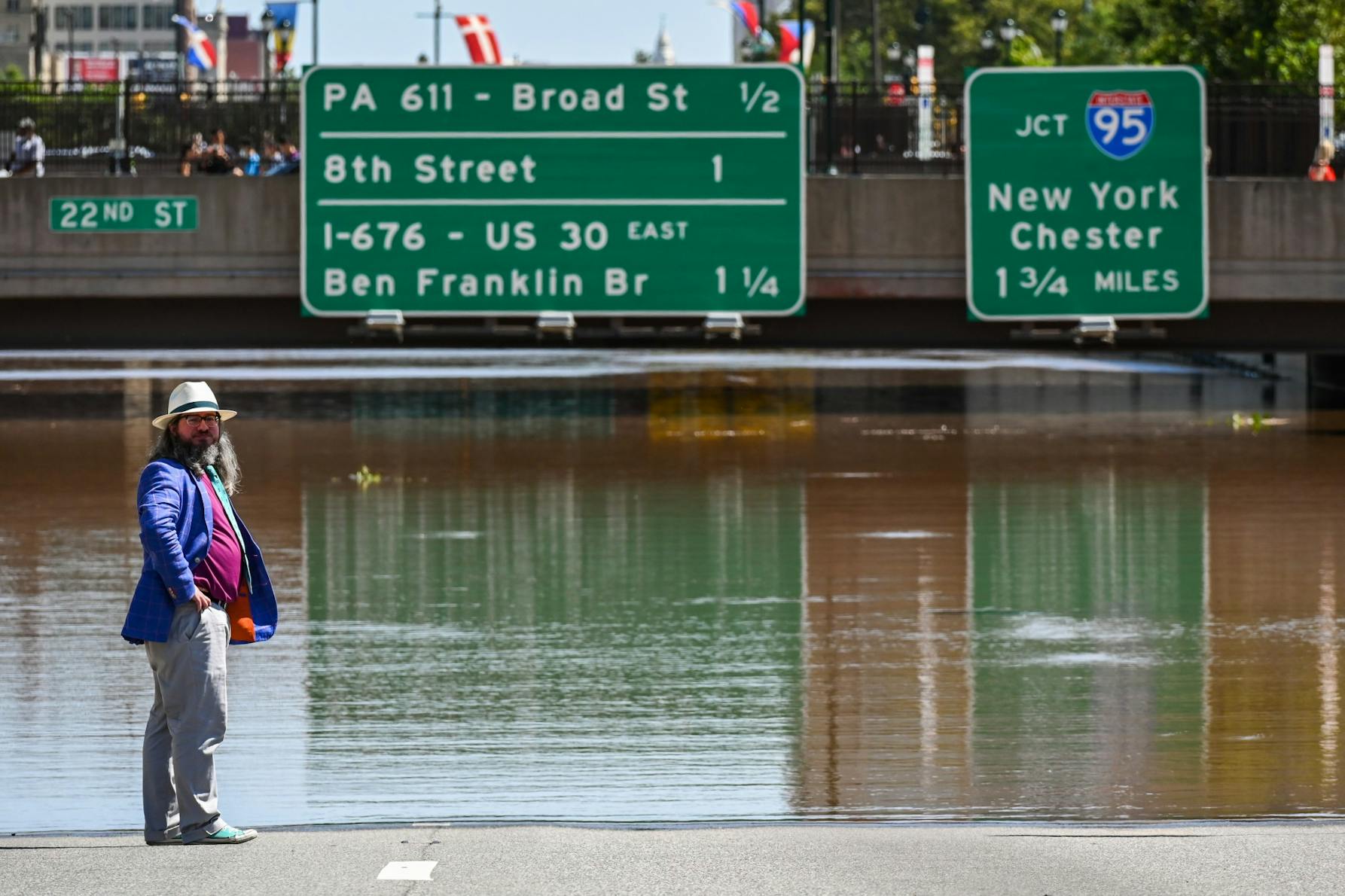 09-02-21 Hurricane Ida Flooding I-676 22nd Street Highway (Kylie Cooper).jpg