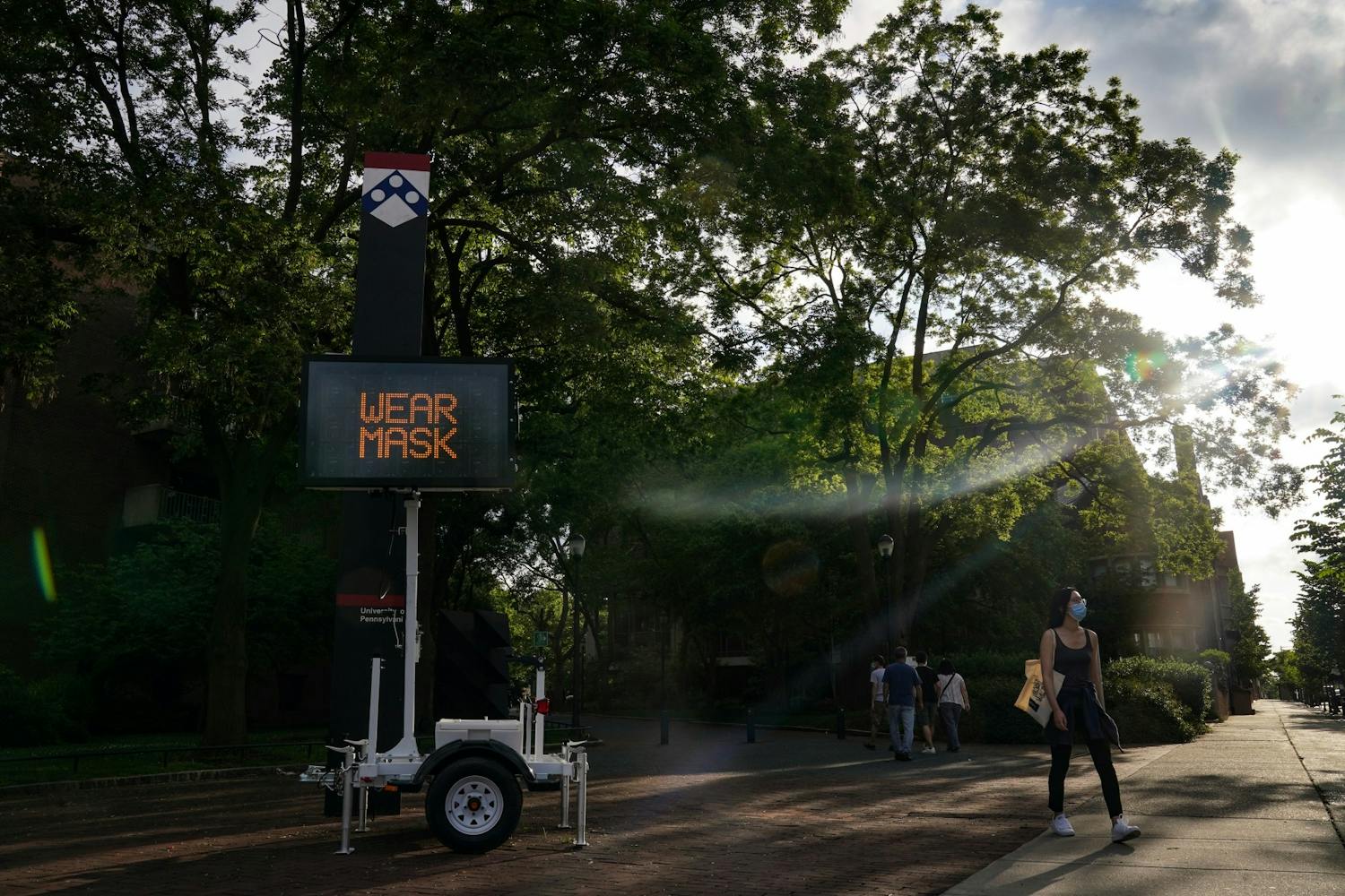 Coronavirus Sign 34th Walnut Locust Walk Wear Mask.jpg