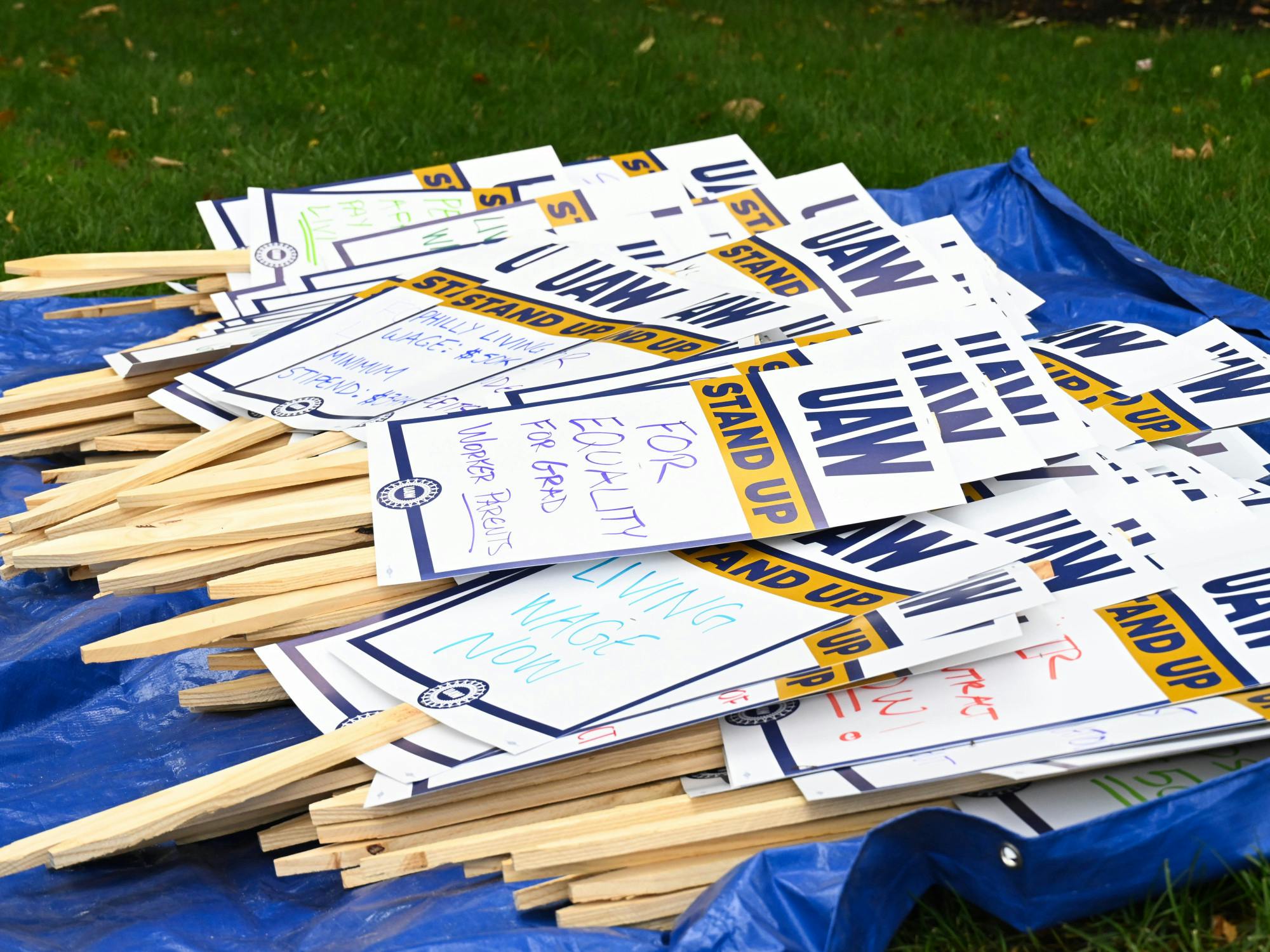 10-08-25 GET-UP Picketing (Sydney Curran)-1.jpg