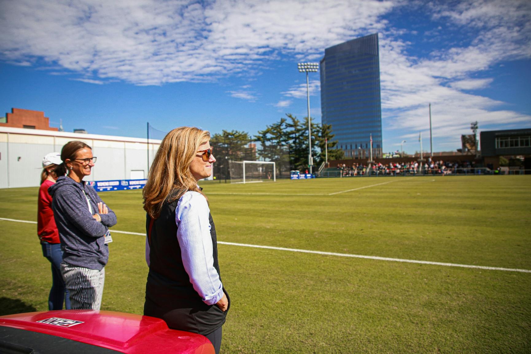 09-24-22 Liz Magill women's soccer game rhodes field (Jesse Zhang).jpg