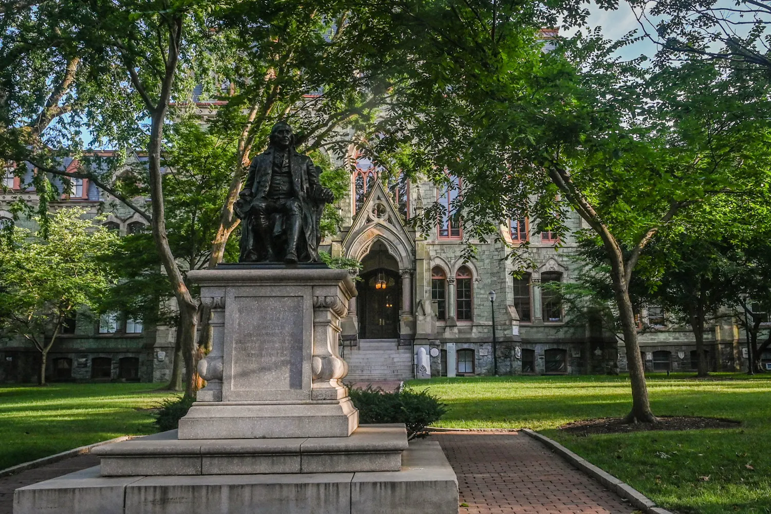 07-14-20 College Hall Benjamin Franklin Statue (Kylie Cooper)-01.jpg