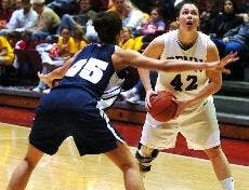 Quakers to test flawless record against city rivals