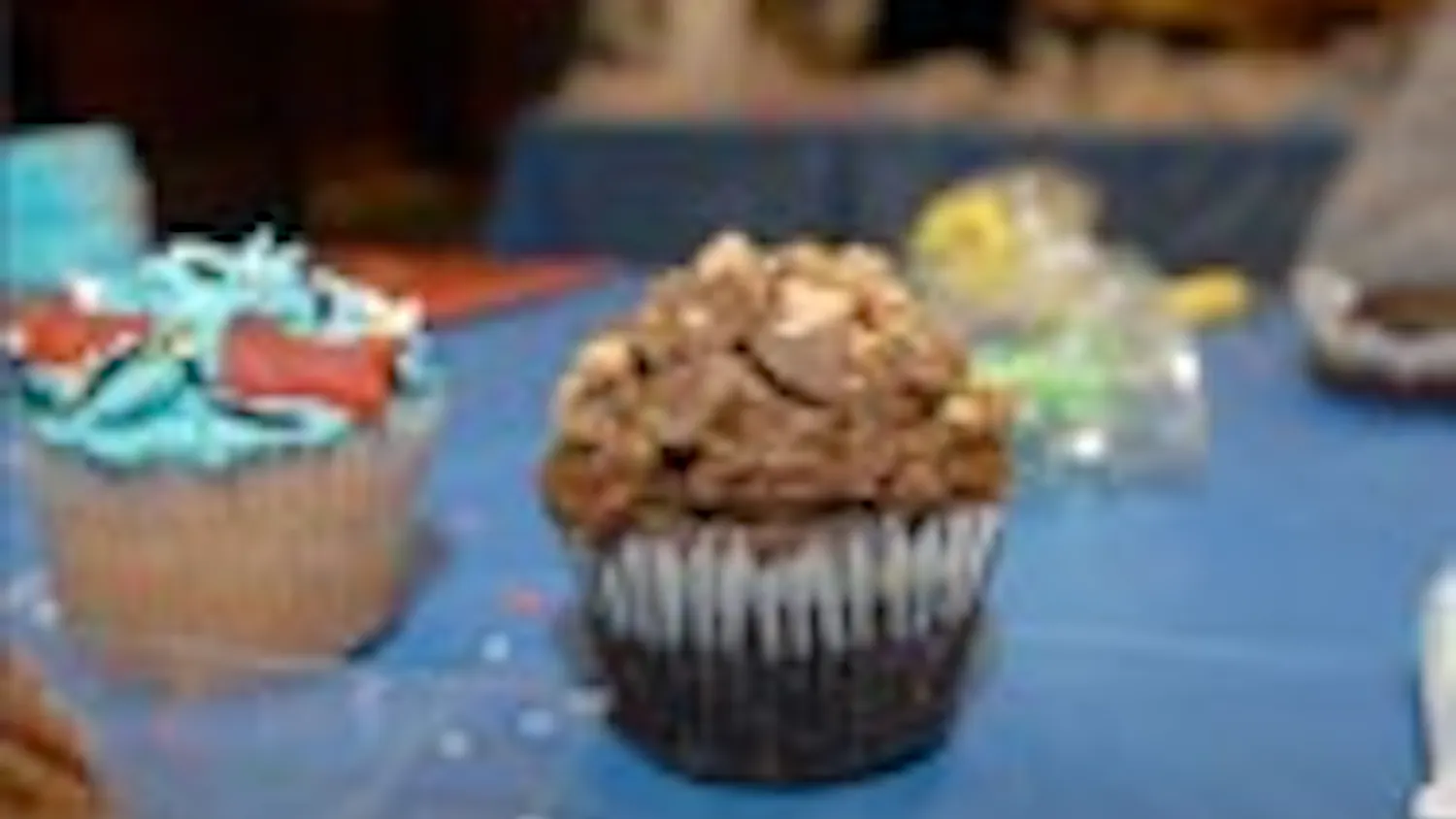 Slideshow: Cupcake decorating contest