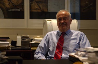 SEAS dean agrees to extend term