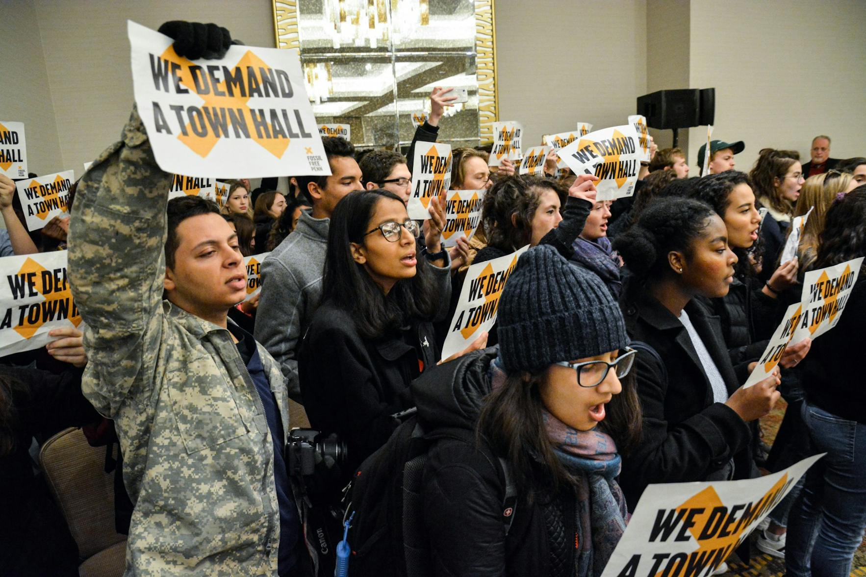 11-08-19 Fossil Free Penn Protest (Kylie Cooper).jpg