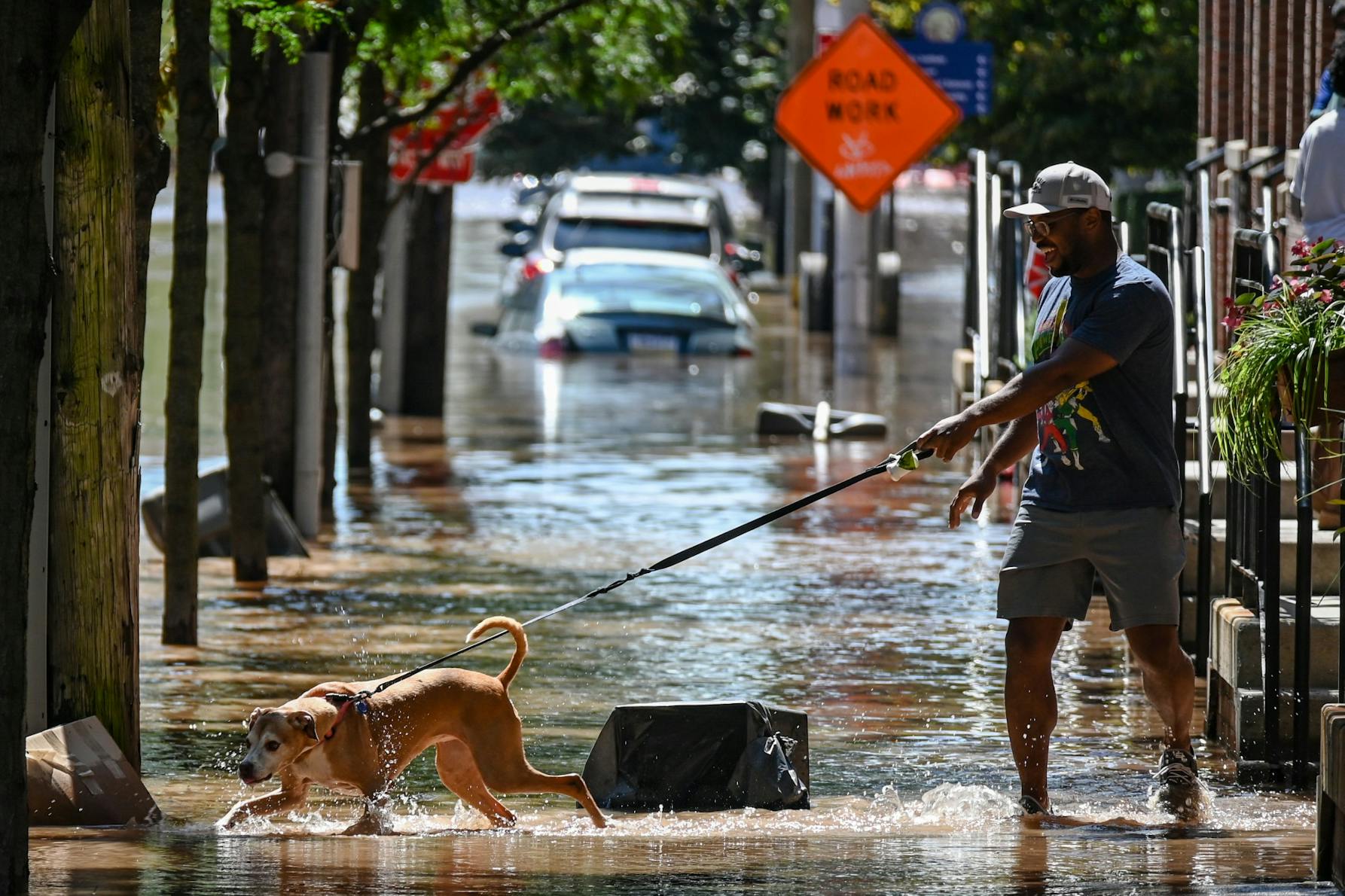 09-02-21 Hurricane Ida Flooding Dog 23rd Street (Kylie Cooper).jpg