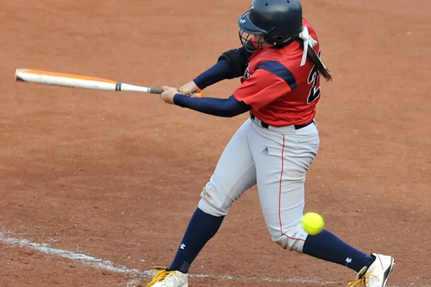 Softball beats Temple in overtime, 4-3.