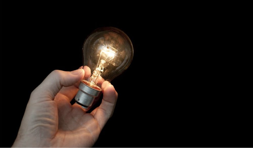 hand_with_lightbulb