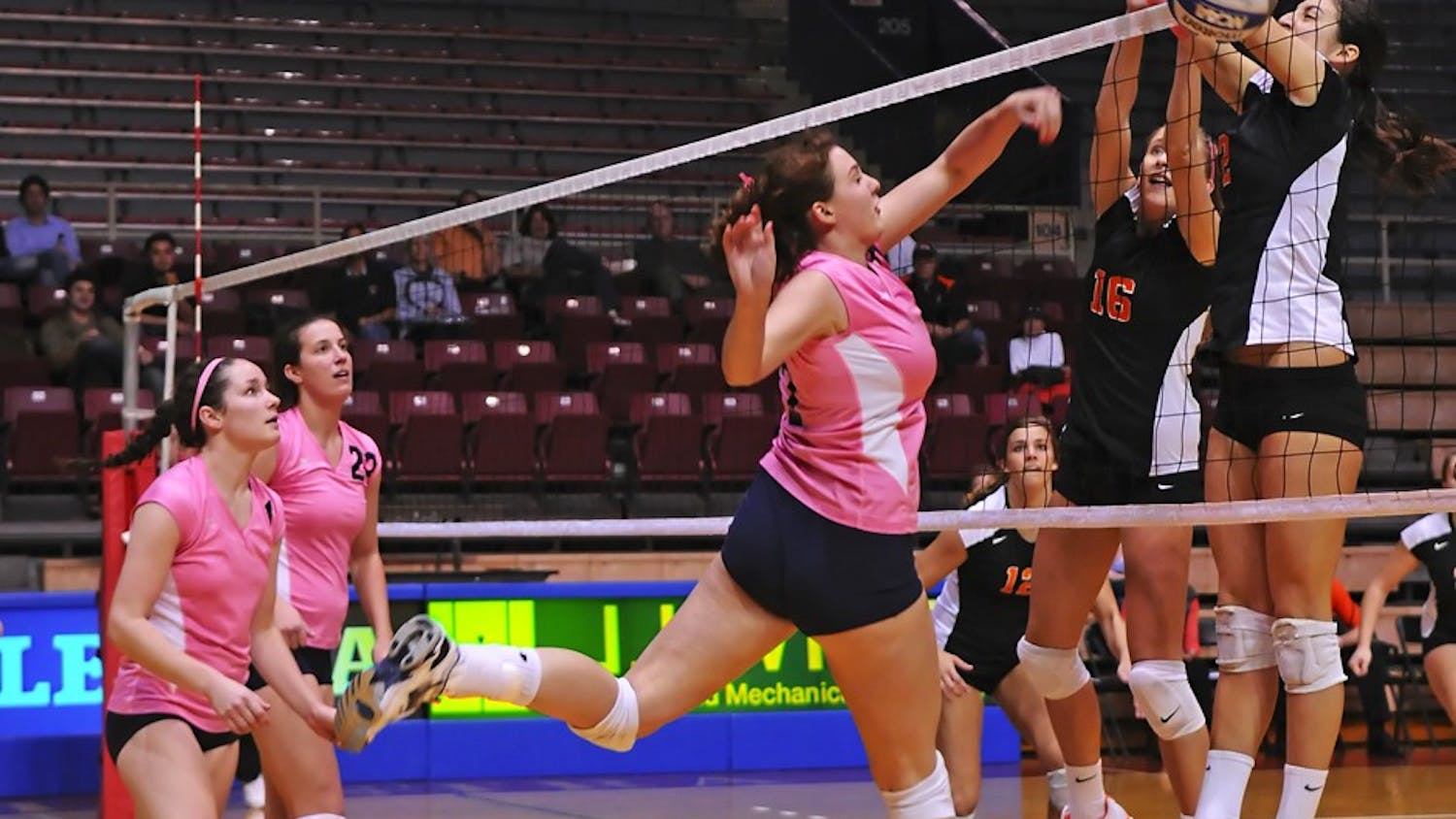 Volleyball 2011 season in photos