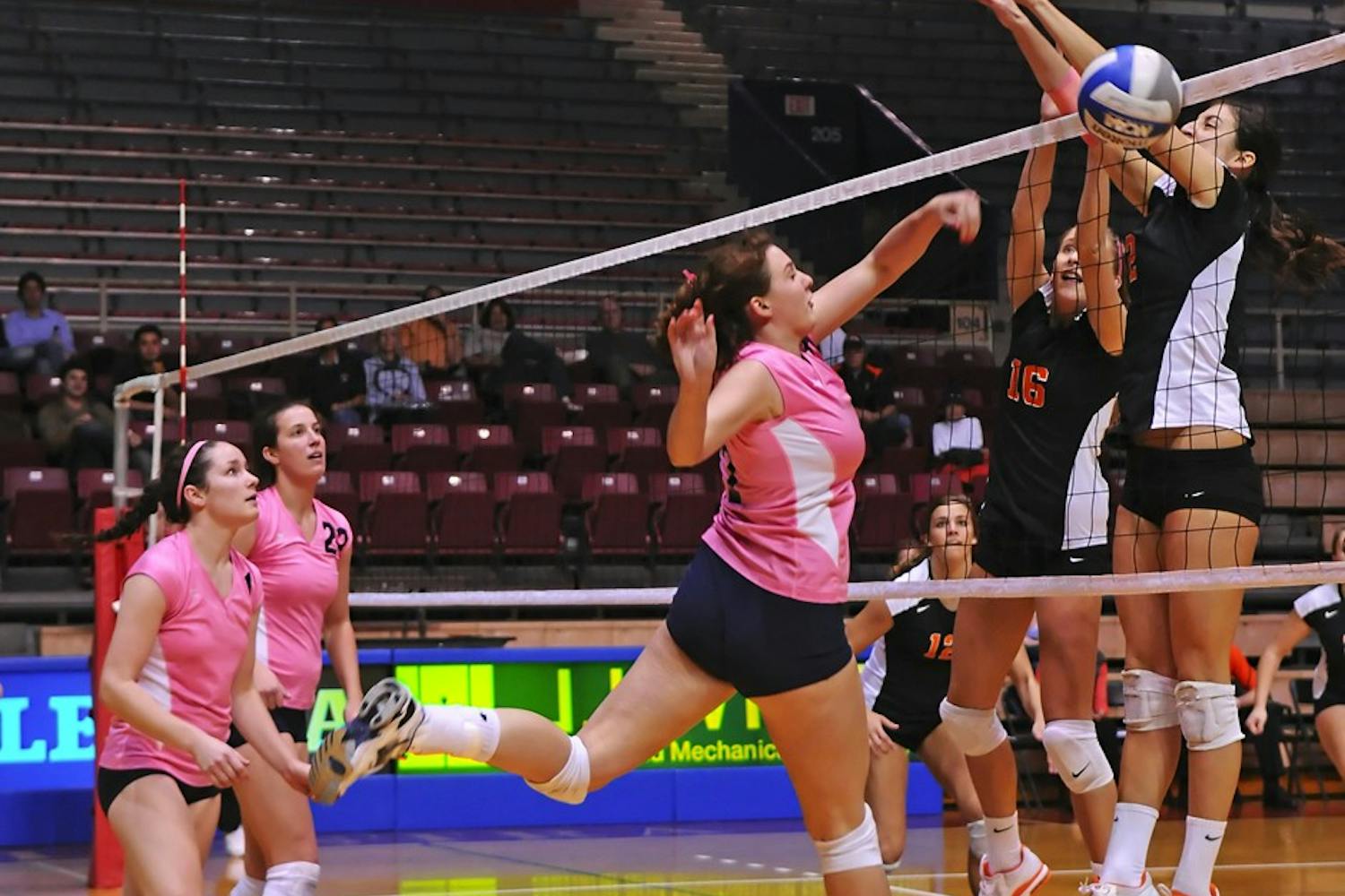 Volleyball v. Yale 2011