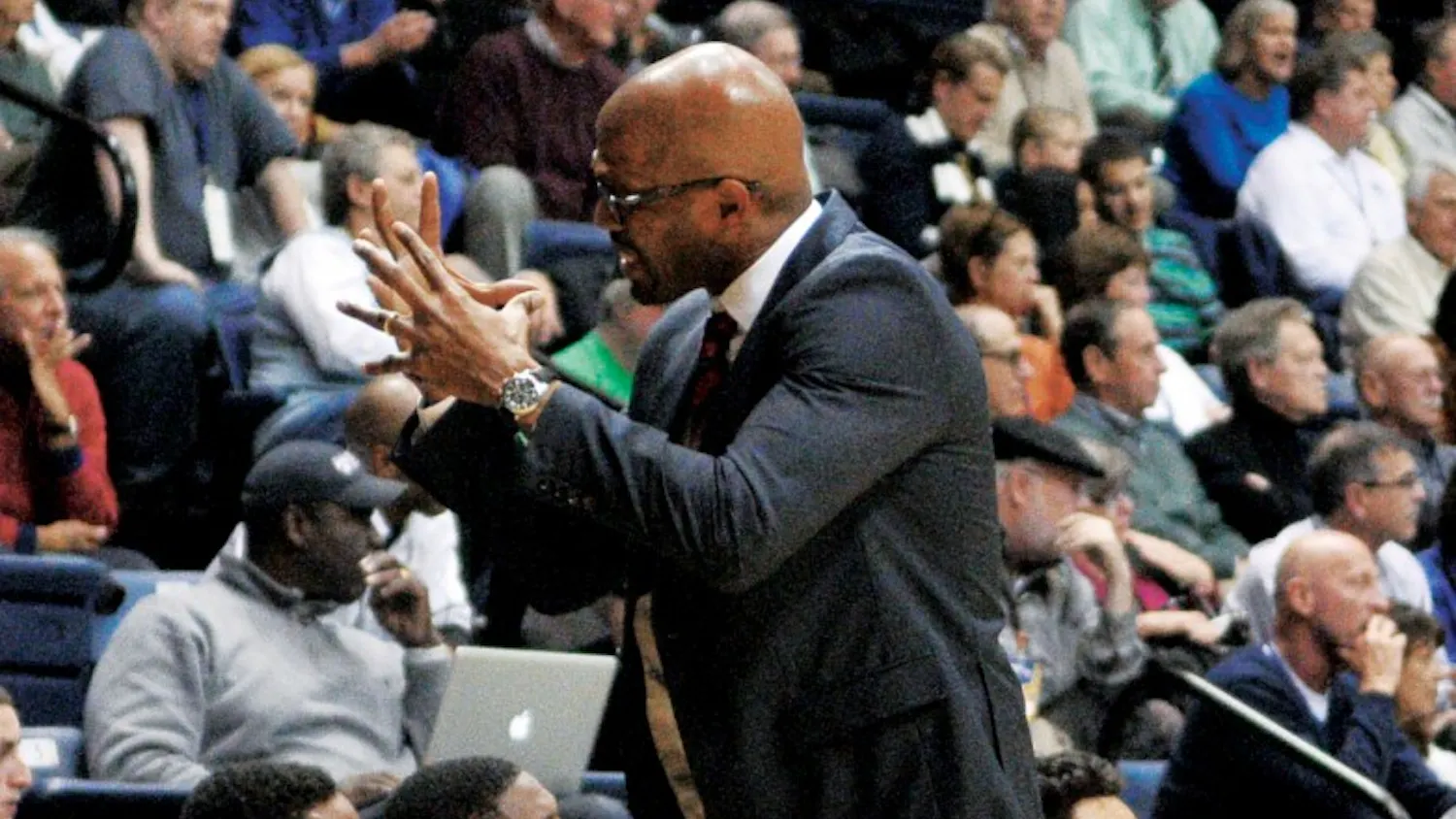 Men's basketball defeats Monmouth