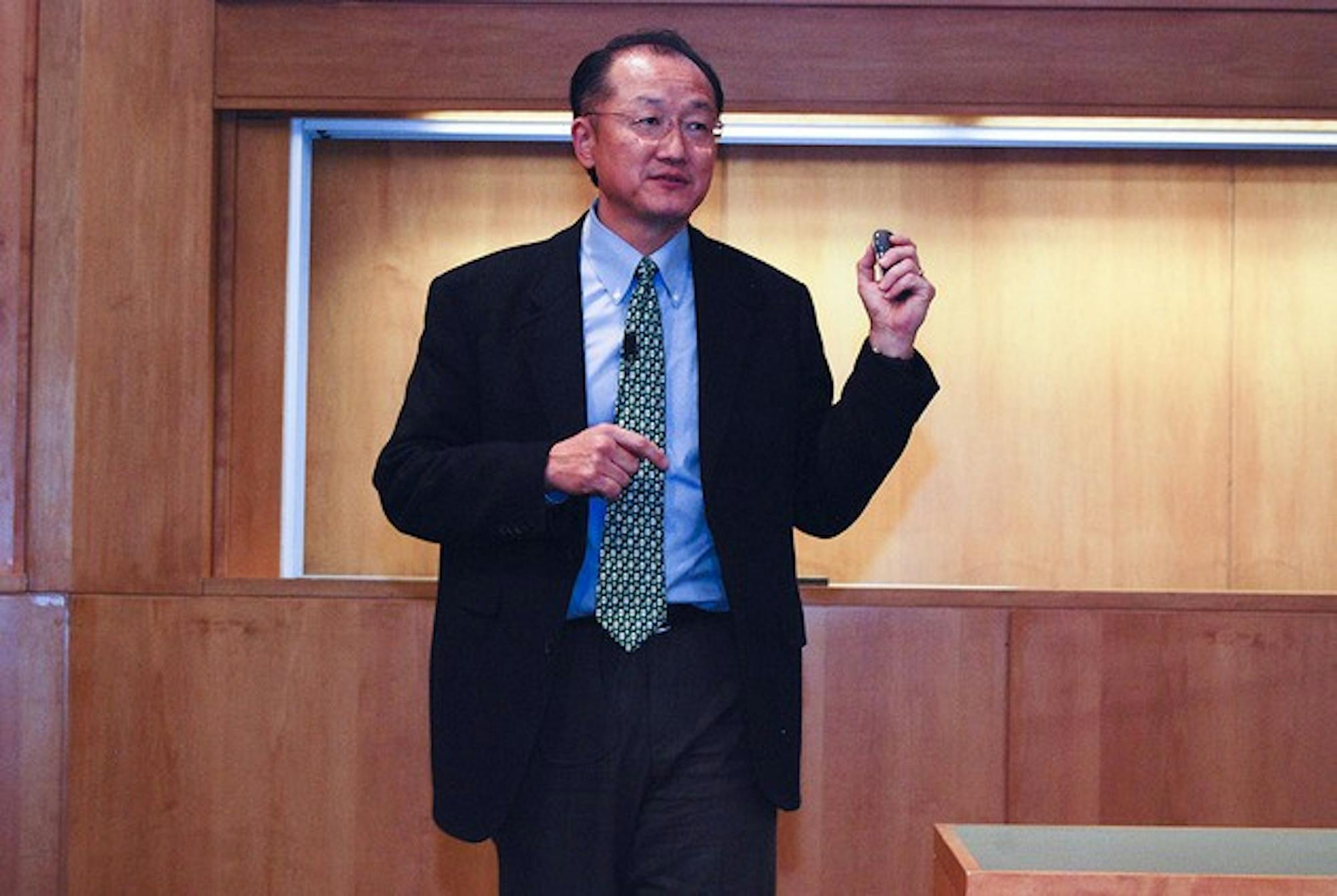 In his interview with the World Bank's board of directors, College President Jim Yong Kim said he will refrain from ideology and offer a fresh perspective.