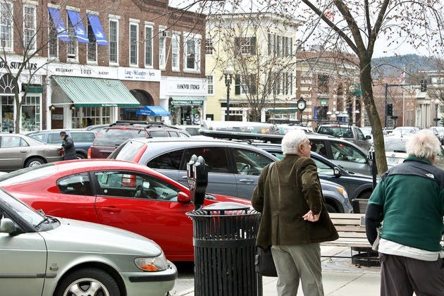 01.18.12.news.hanoverstoresclose