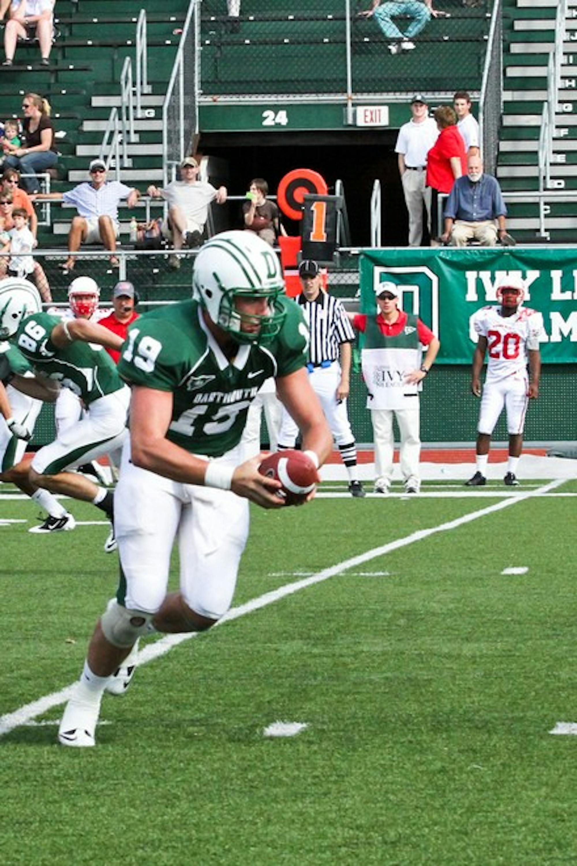 10.04.10.sports.football