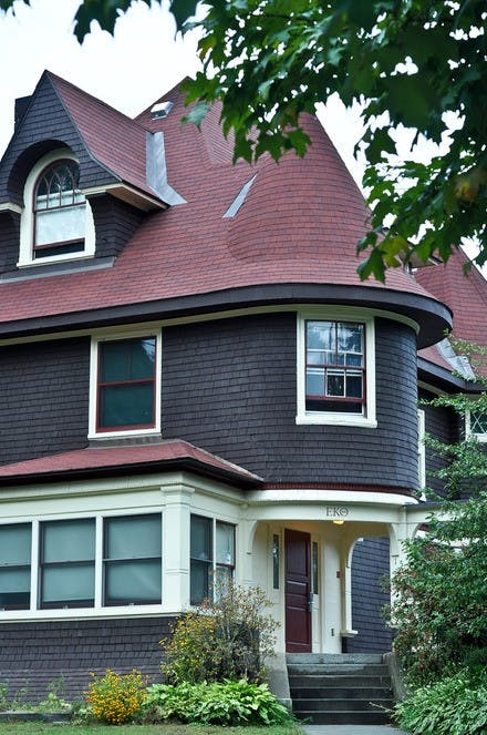 02.06.12.news.EKTgoddamnmyhousecaughtfire