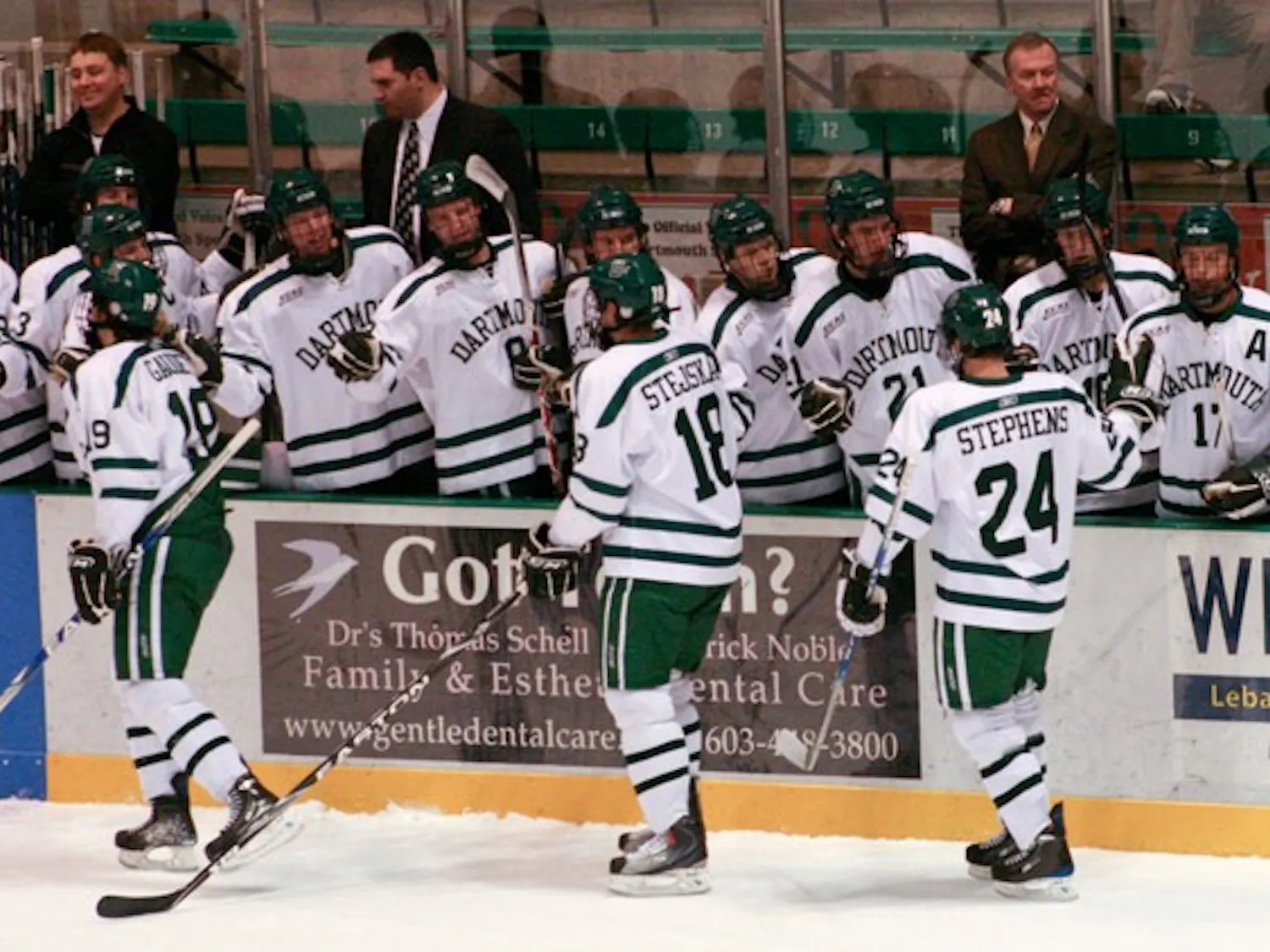01.25.10.sports.Mhockey