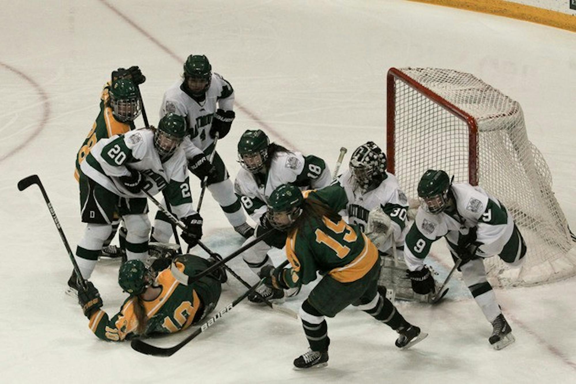 2.25.13.sports.womens-hockey