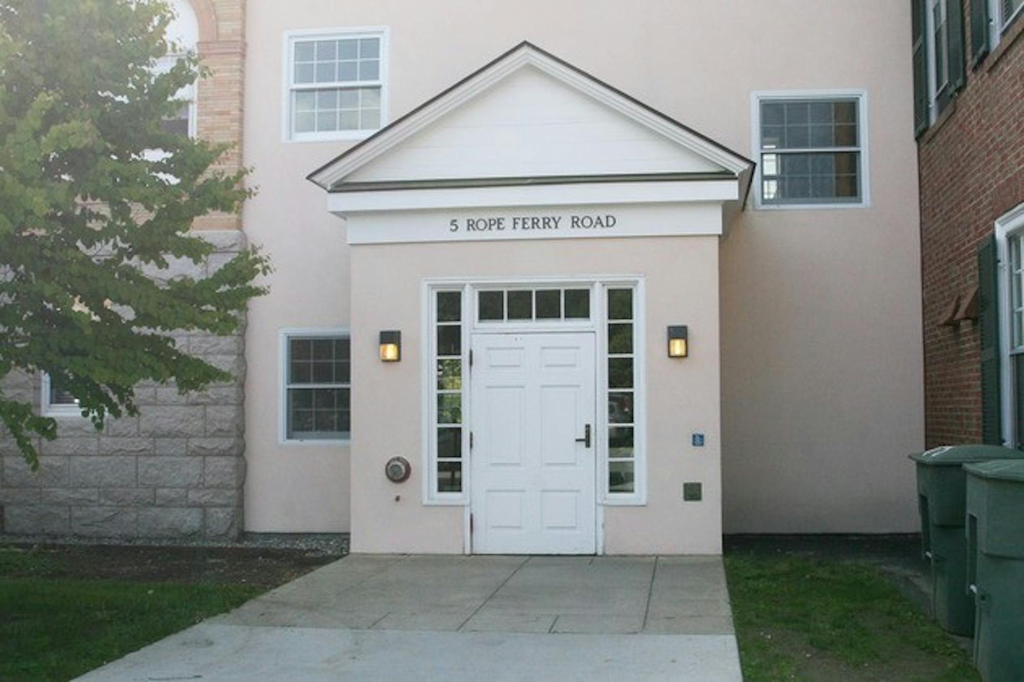 05.27.11.news.DicksHouse