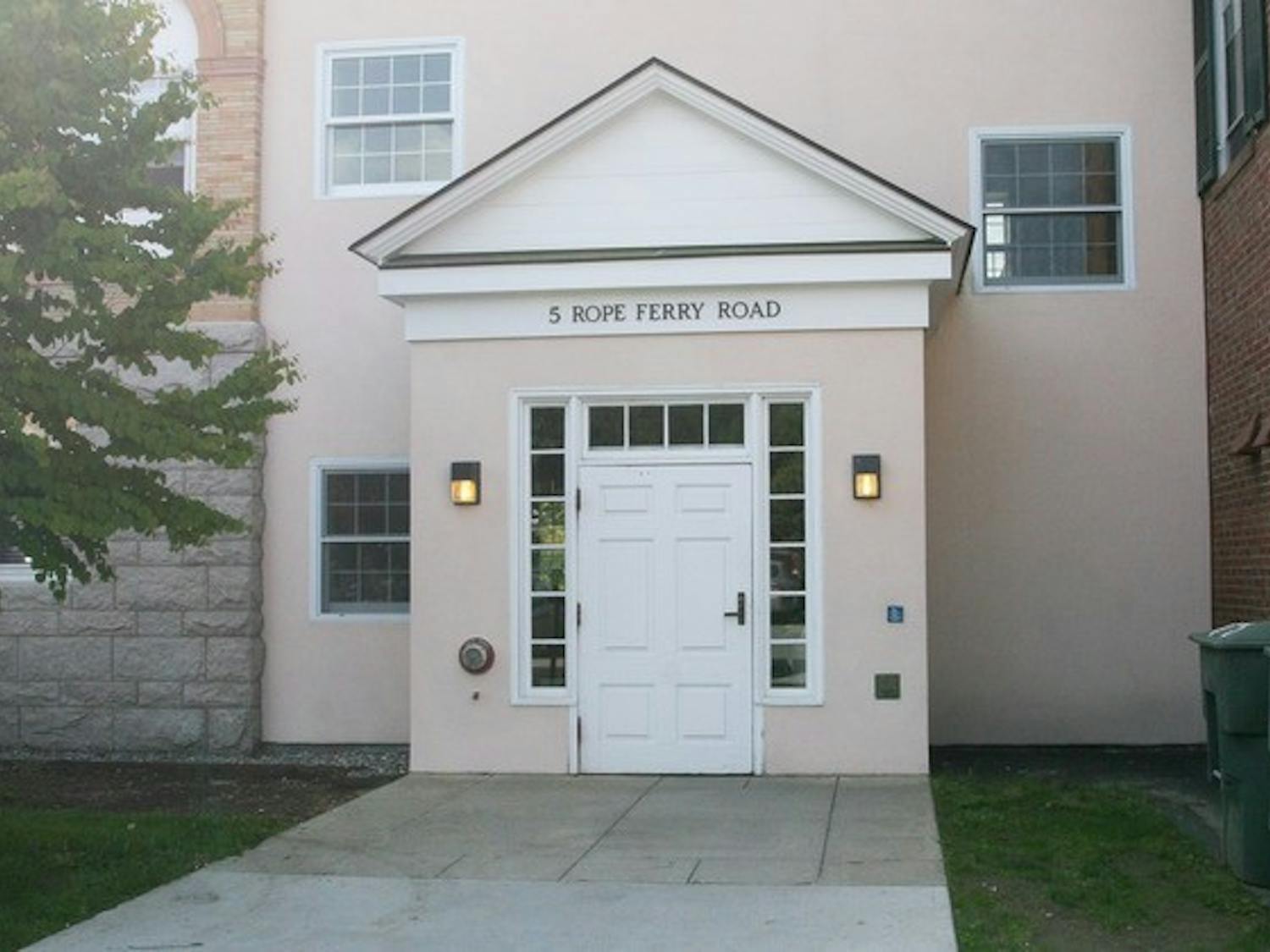 05.27.11.news.DicksHouse