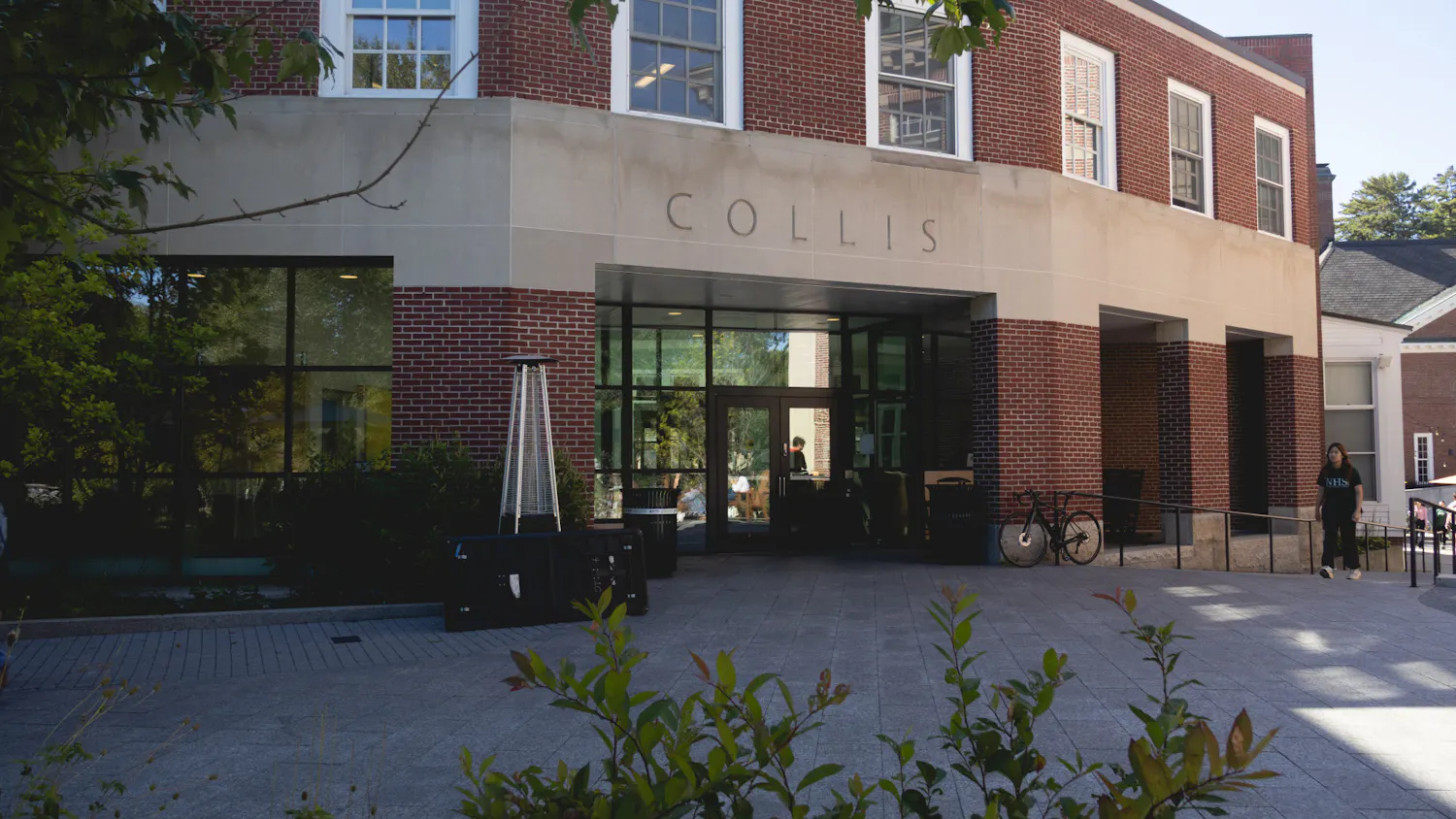 092426-dregonzales-collis.jpg