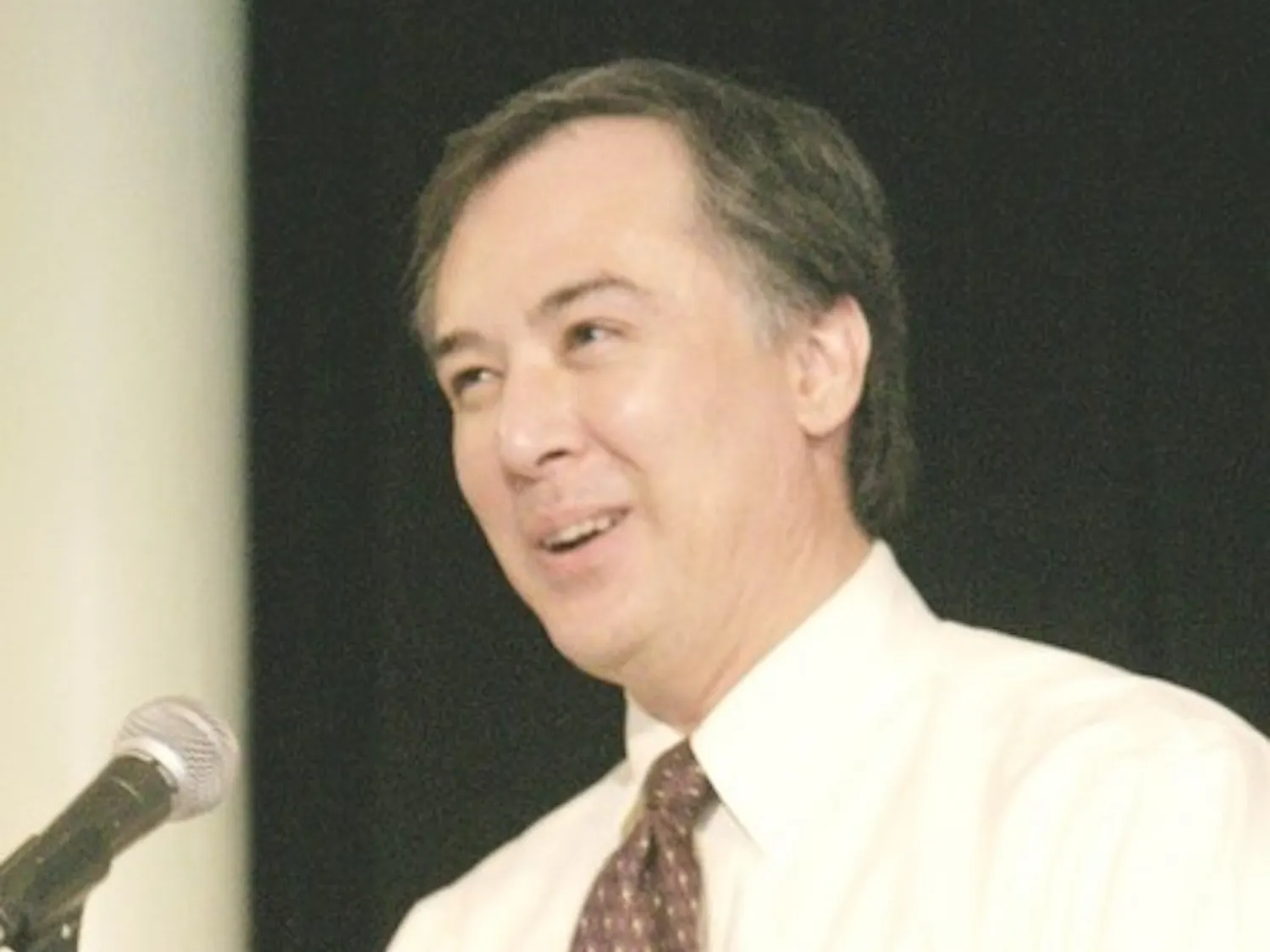 Larimore, who strove to improve relations between the College and the Greek system, speaks here at the 2005 Order of Omega awards.