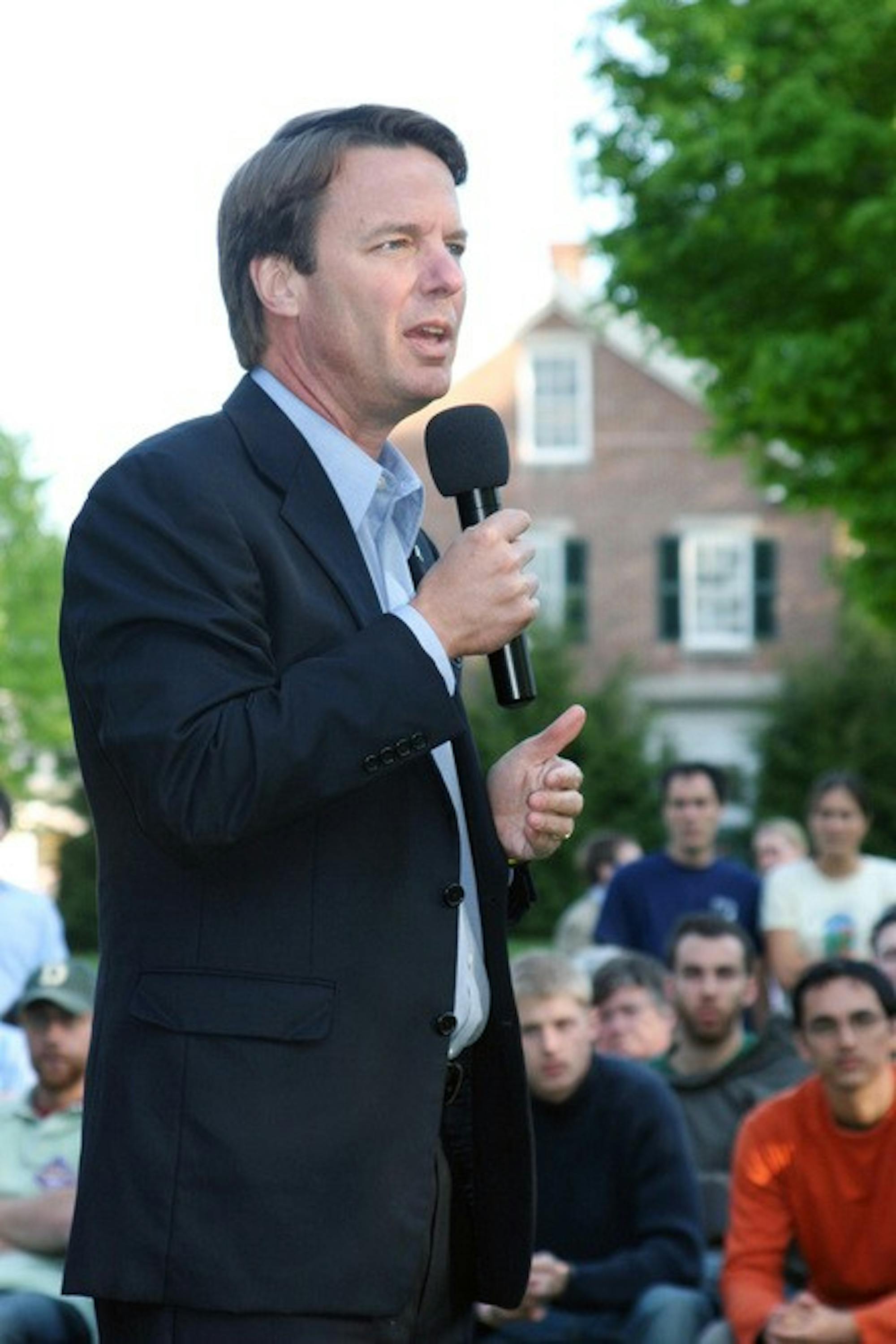 Democratic presidential hopeful John Edwards stumped at a town meeting of about 200 attendees Monday night at Lebanon's Coburn Park.