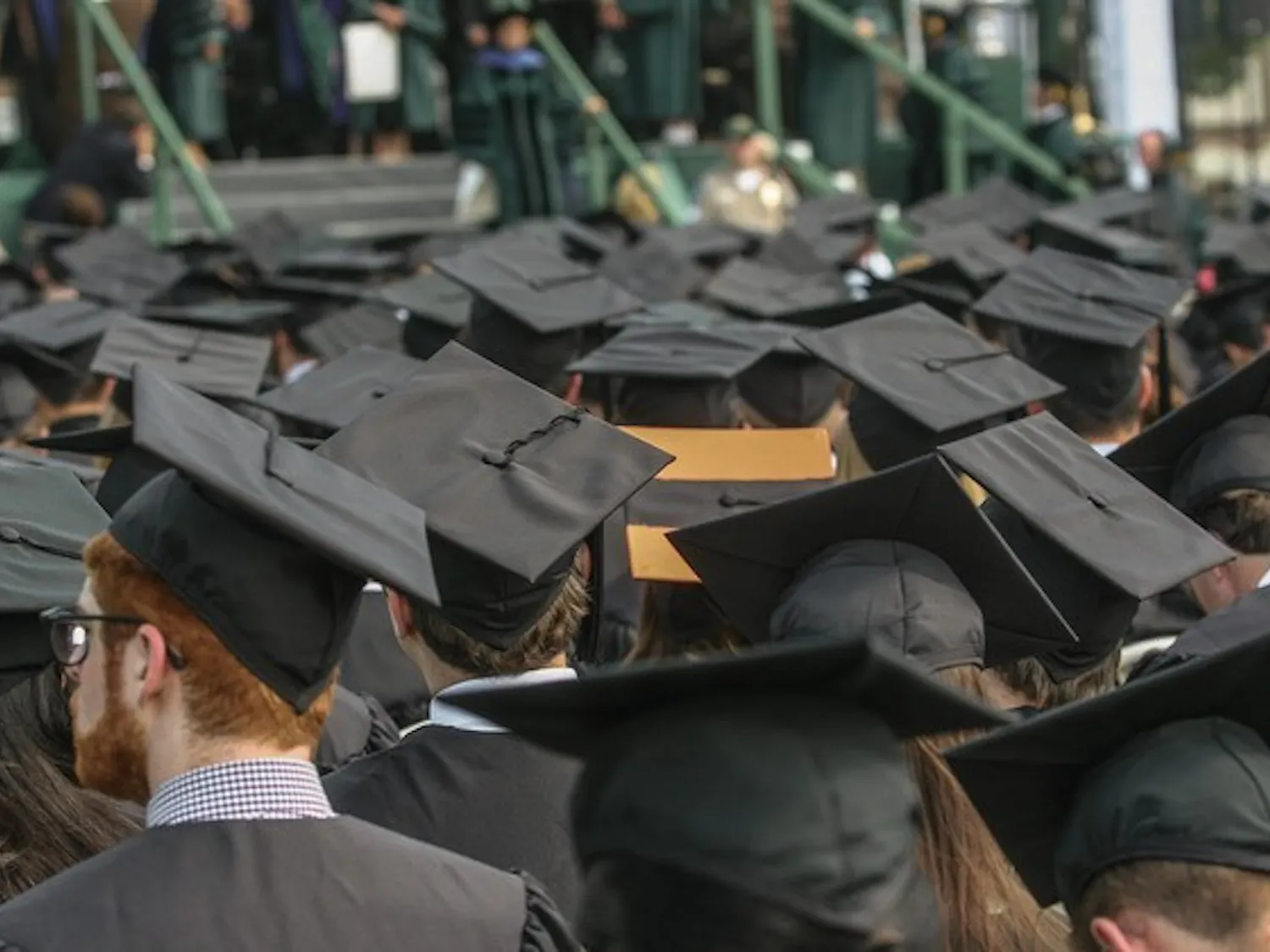 grads-photo-for-commencement-reaction-2021
