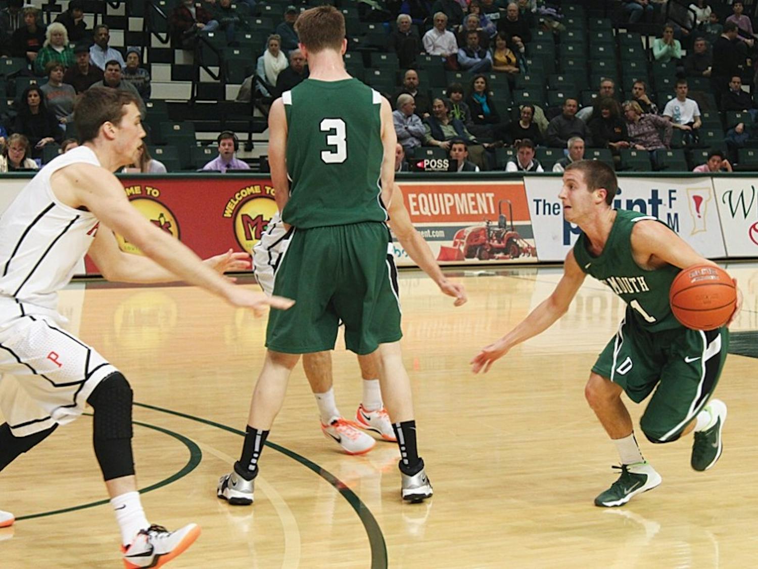 The men’s basketball team had a disappointing road weekend, losing twice.