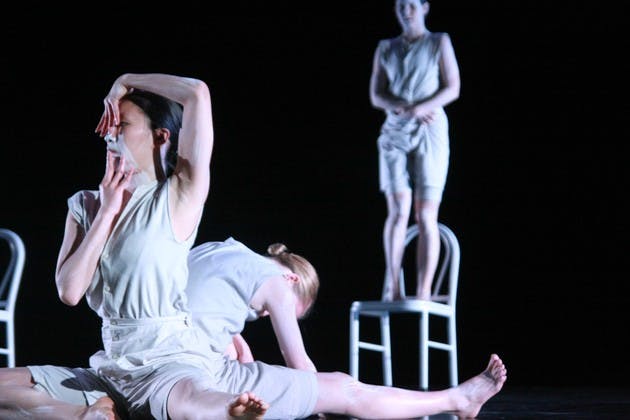 05.24.10.arts.viscera2_chloe teeter