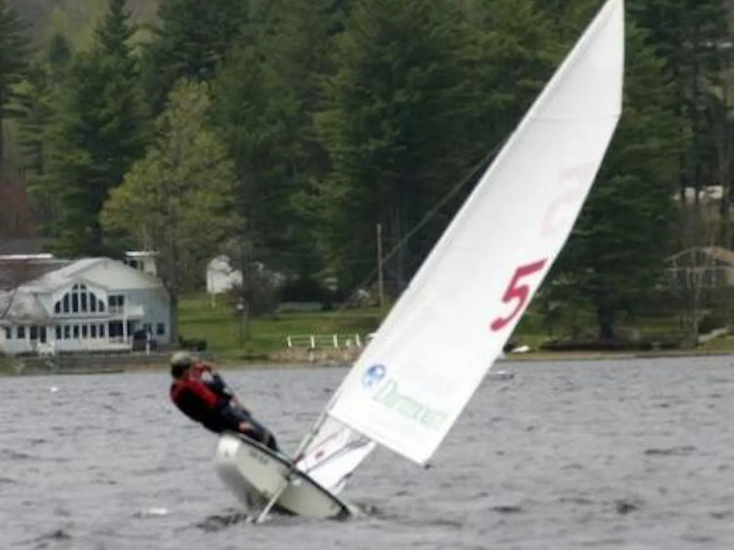 The Big Green sailing team fell from fourth place to post an eighth-place finish in the ICSA Women's National tournament.