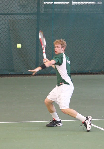 Ari Gayer '09 split his singles matches over the weekend, winning against Princeton in straight sets Friday before falling against Penn Saturday.