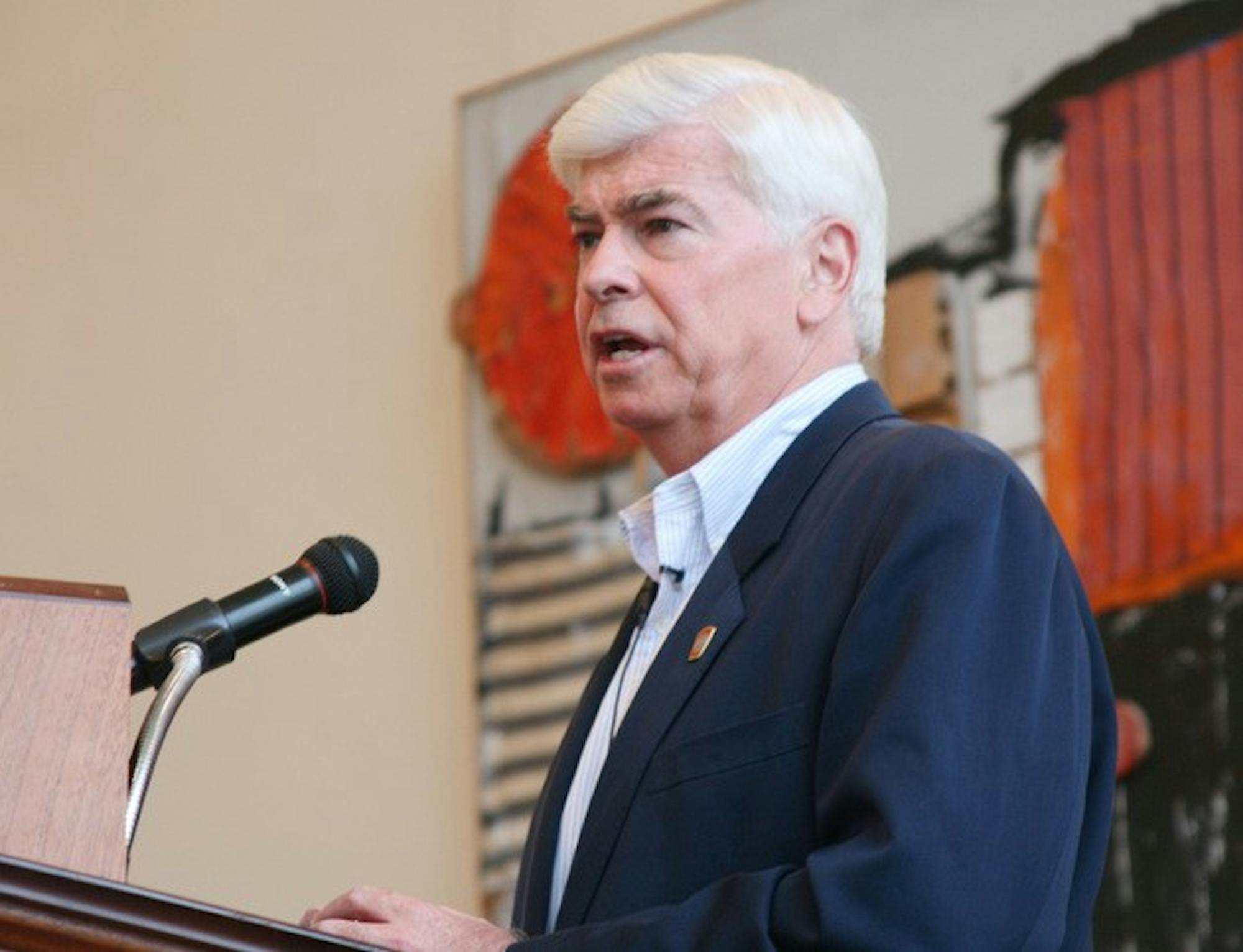 Despite minimal promise in the polls, Chris Dodd spoke about Iraq and global warming in hopes of rallying support at the Hop Saturday.