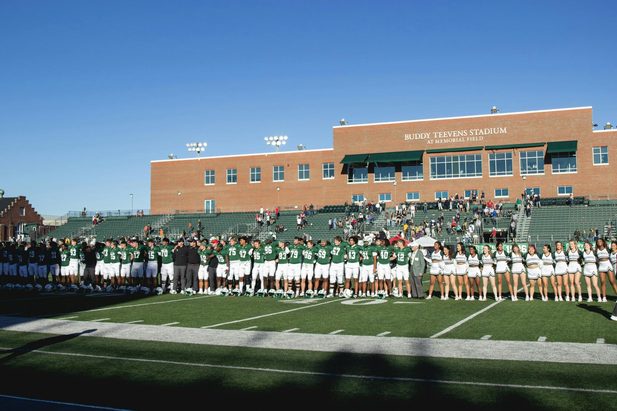 100326-dregonzales-footballvspenn-22.jpg