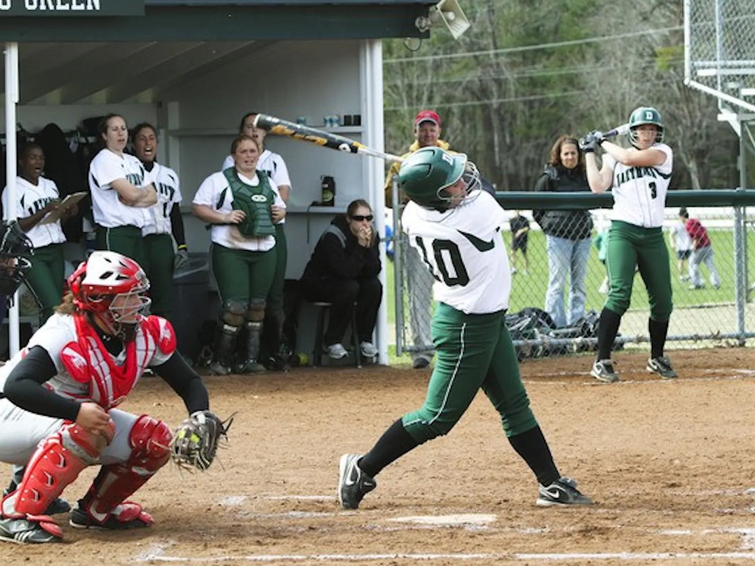 Despite several late-game comeback attempts, the softball team went 0-for-4 in its games over the weekend.