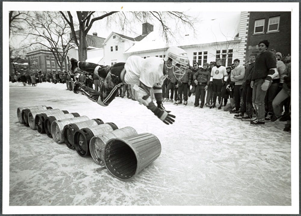 stevenchuncolumn_courtesyofdartmouthcollegephotofiles