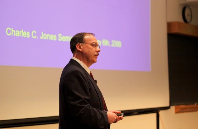 Thayer School of Engineering professor Ian Baker discusses his research about impurities in the polar ice caps during his Friday lecture, part of the Thayer School's Jones Seminar Series.