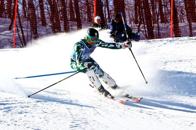 02.15.10.sports.Skiing