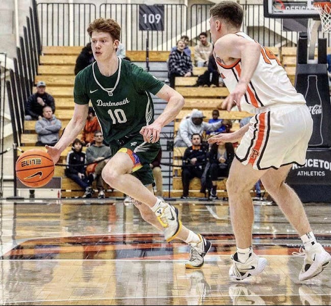 In a second-half comeback, men&rsquo;s basketball defeats Brown 75-71