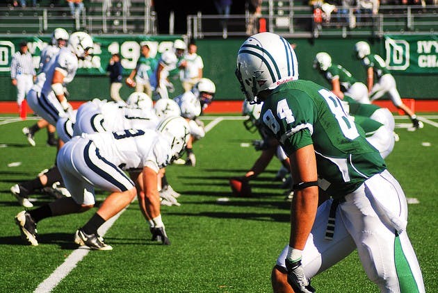 10.15.10.sports.football