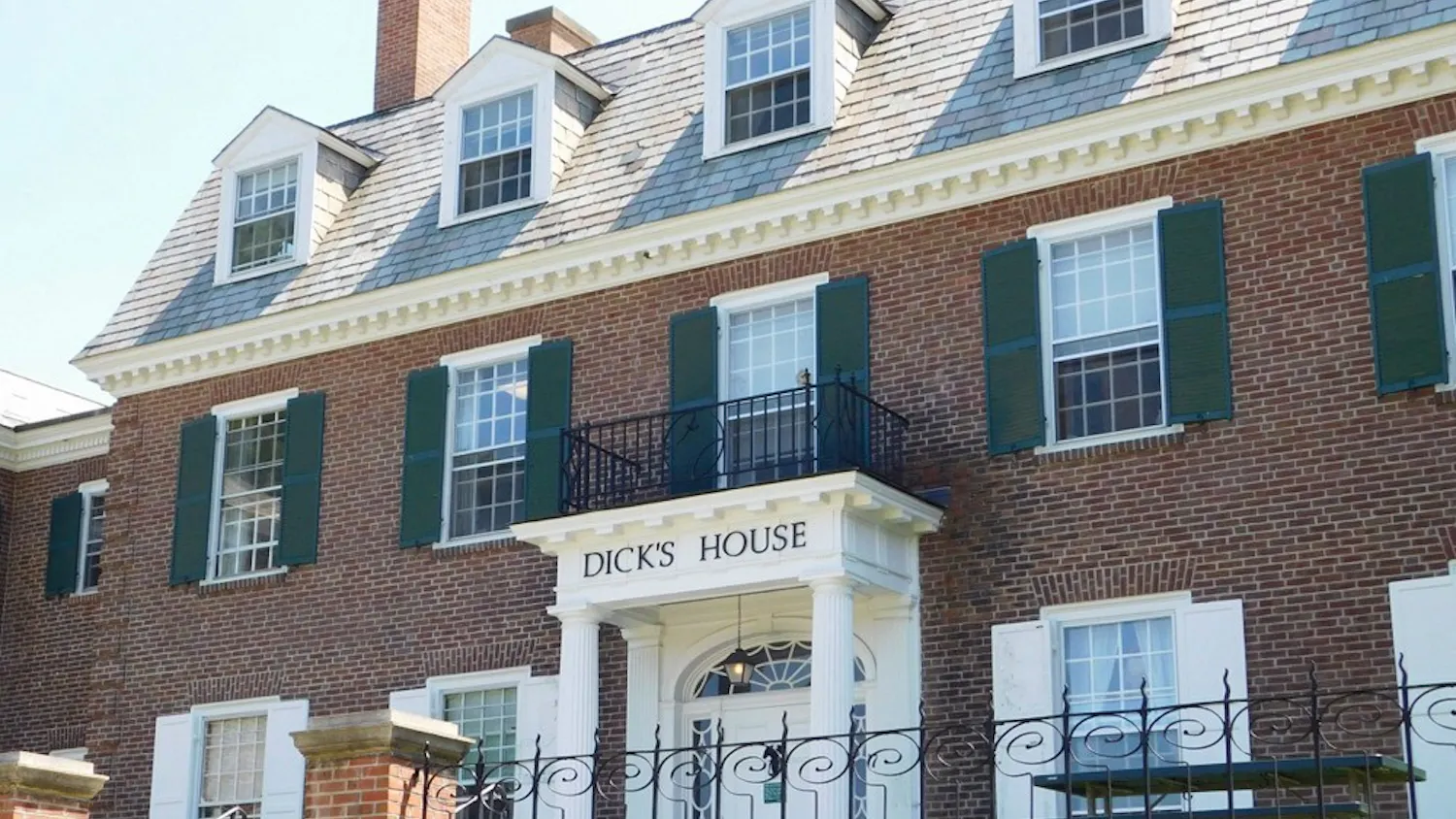 dicks-house-brown