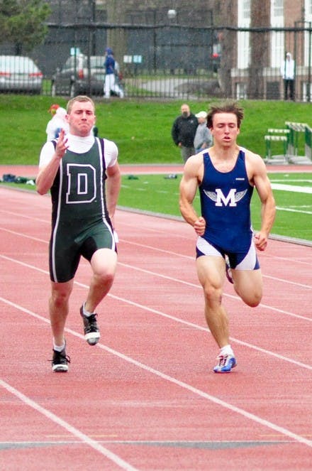 04.26.10.sports.track_ Doug Gonzalez