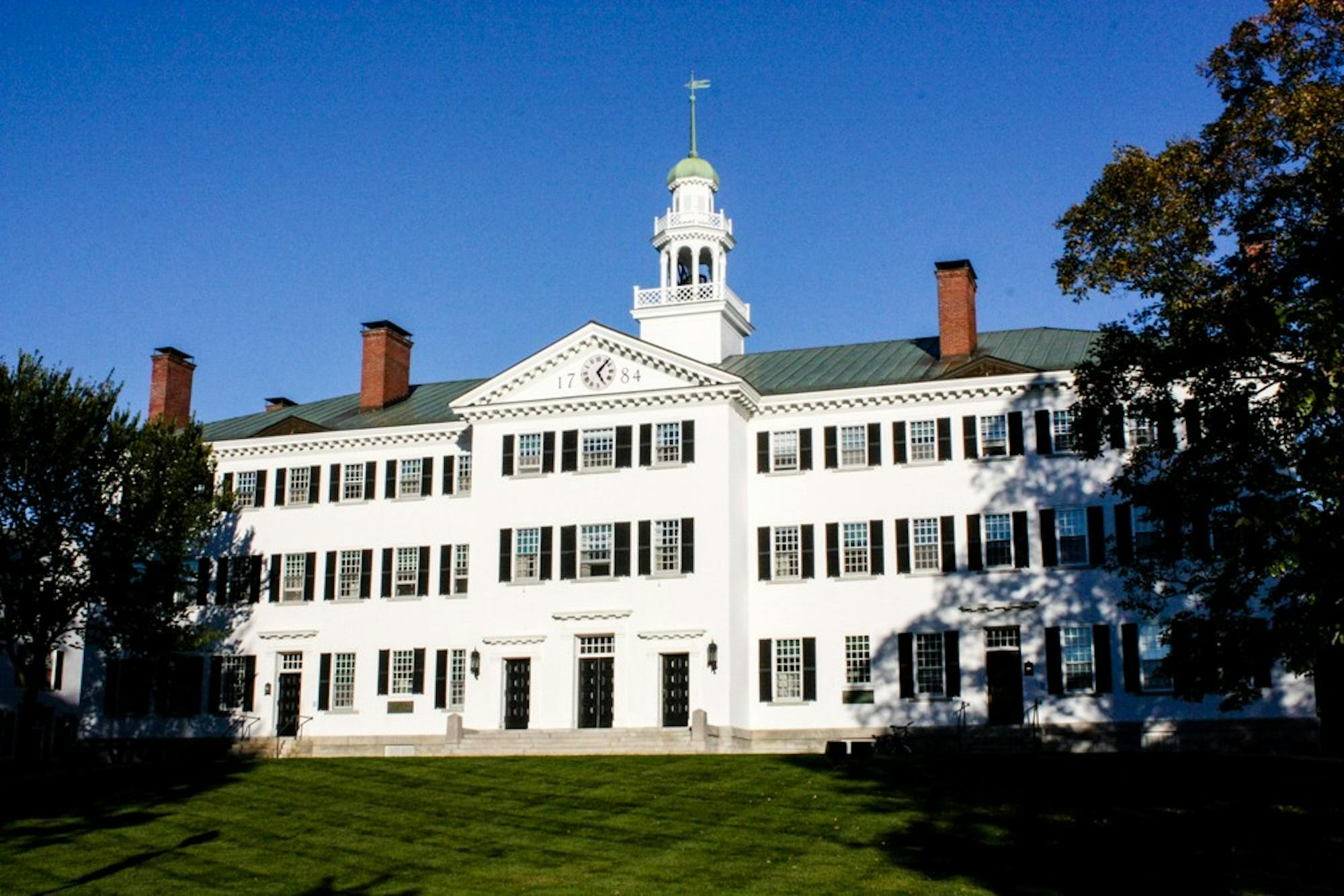 11-8-19-dartmouthhall-staffphoto