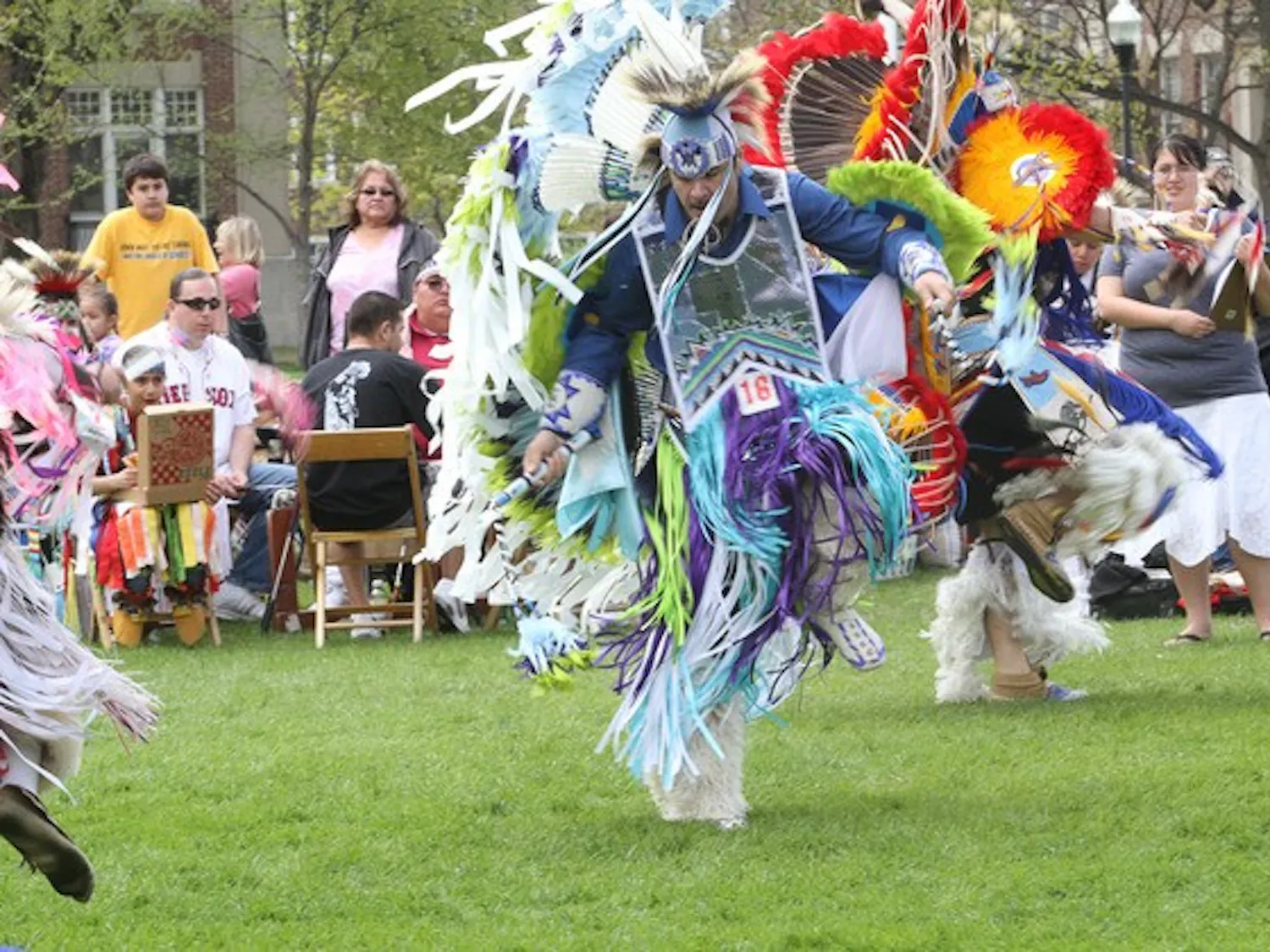 05.09.11.news.Powwow2