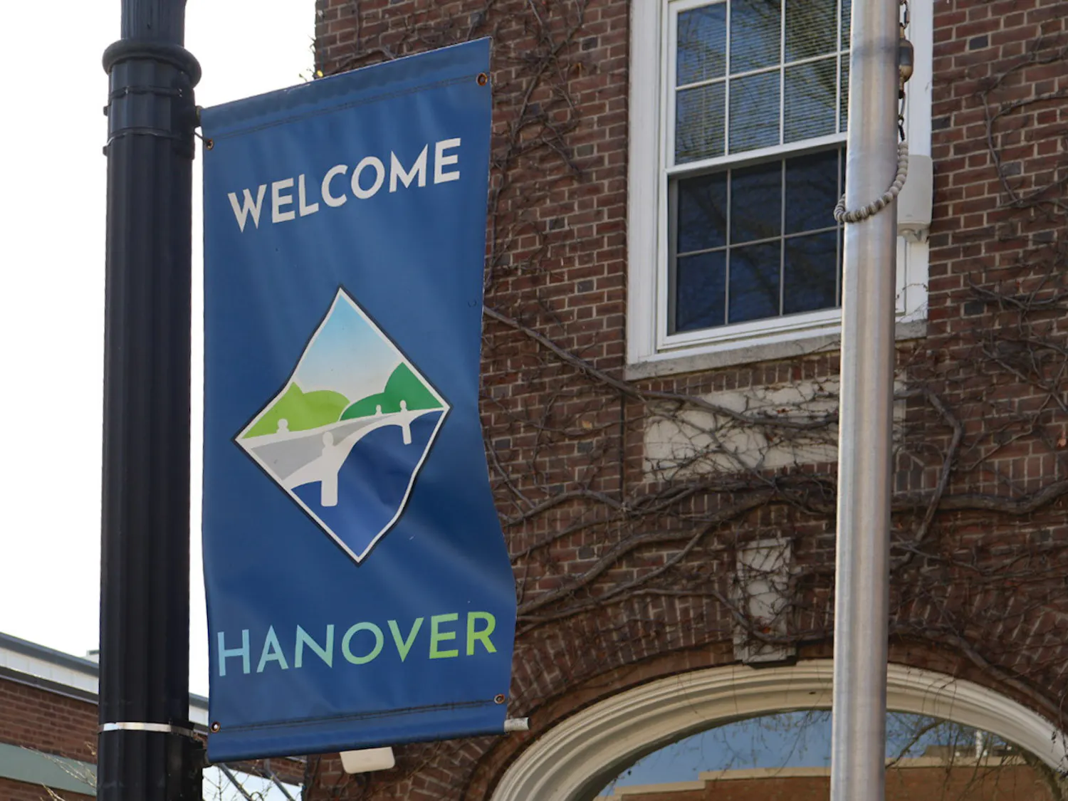 041826-elizabethray-welcometohanover.jpg
