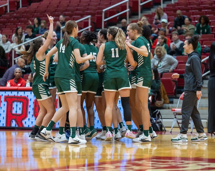 Women’s basketball wins 52-50 thriller in season opener against Boston University